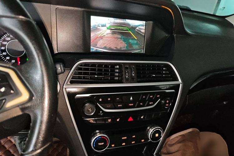 Used Leopaard CS10 2017 2.0T Automatic Luxury Edition Audio And AC Panel