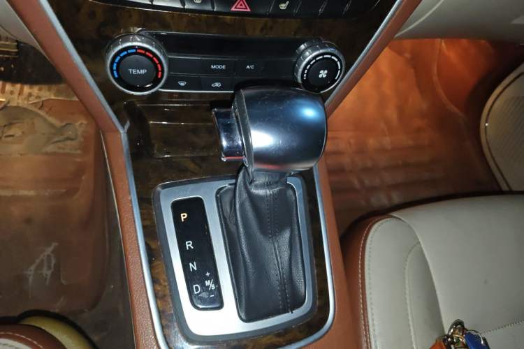 Used Leopaard CS10 2017 2.0T Automatic Luxury Edition Gear Lever