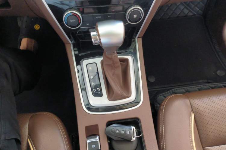 Used Leopaard CS10 2017 2.0T Automatic Urban Version Gear Lever