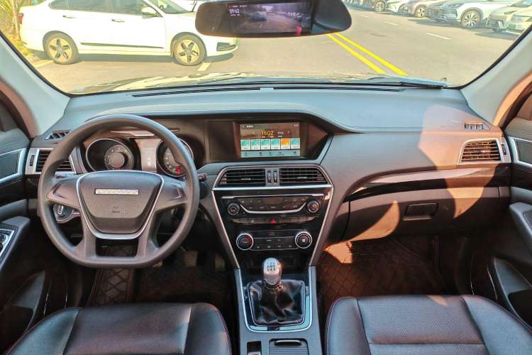 Used Leopaard CS10 2017 1.5T Manual Elite Version Interior 1
