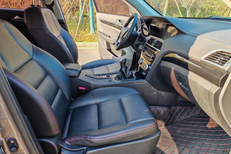 Used Leopaard CS10 2017 1.5T Manual Elite Version Interior 12