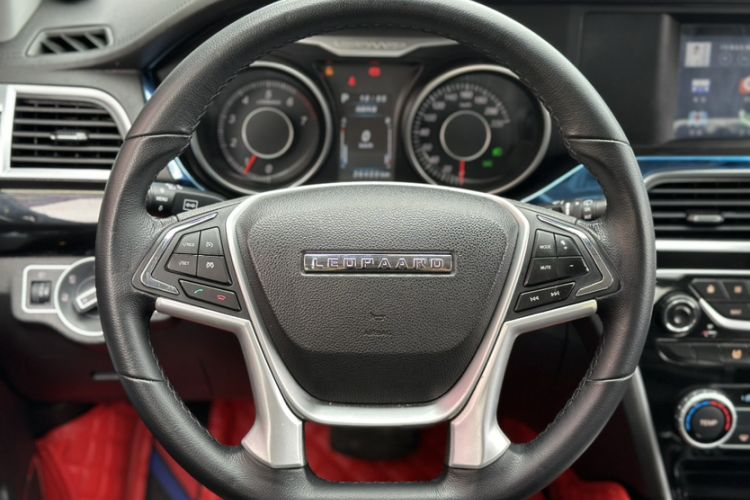 Used Leopaard CS10 2017 2.0T Automatic Urban Version Interior 3