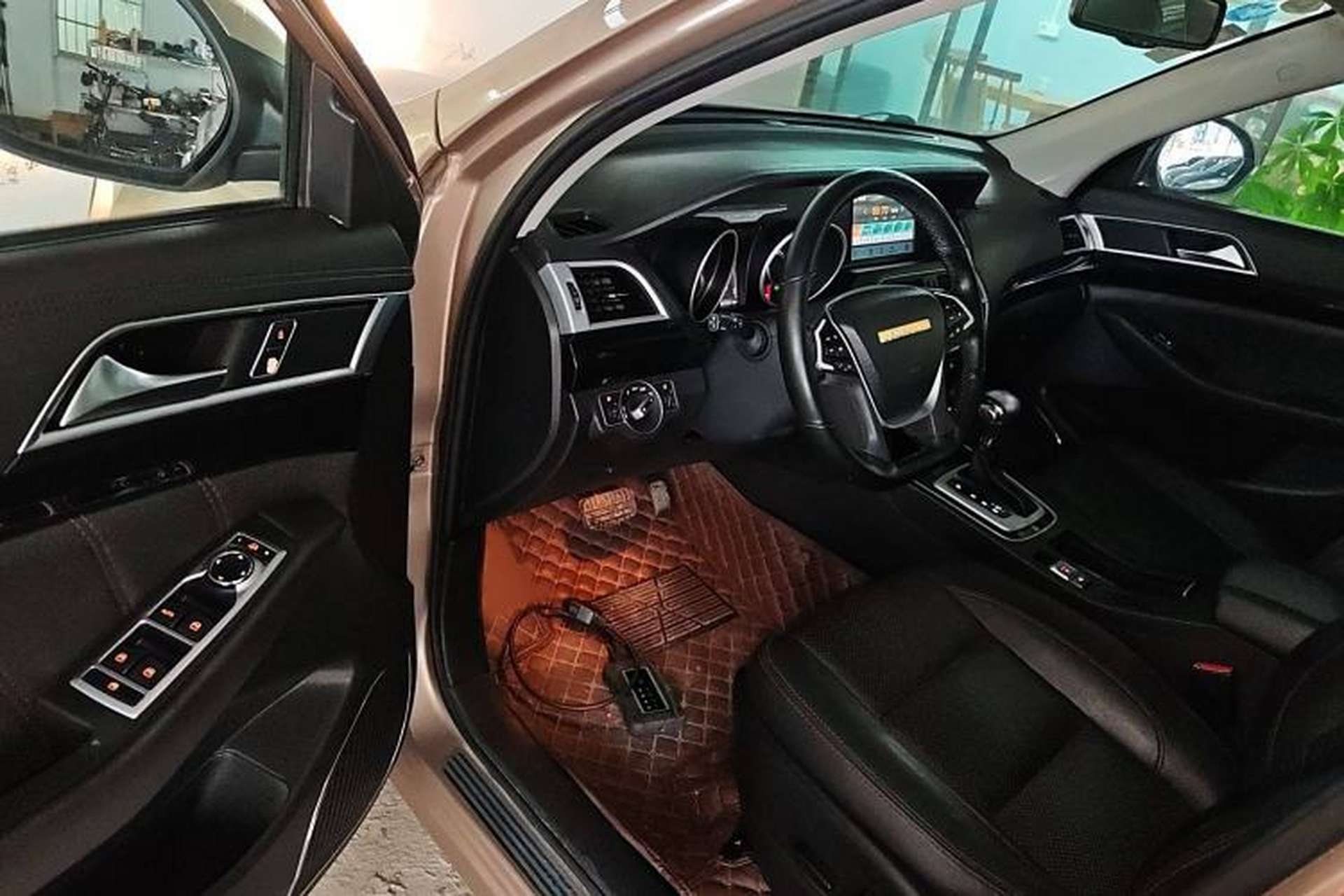 Used Leopaard CS10 2017 2.0T Automatic Luxury Edition Interior 3