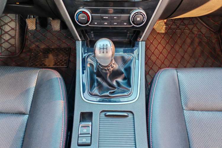 Used Leopaard CS10 2017 1.5T Manual Elite Version Interior 4