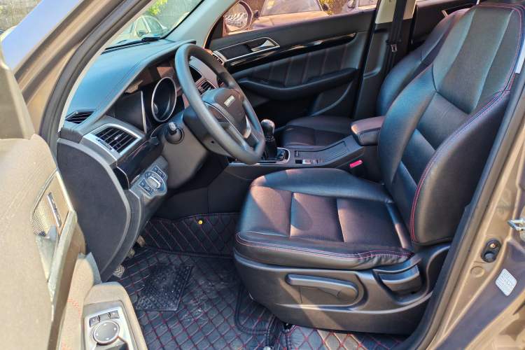Used Leopaard CS10 2017 1.5T Manual Elite Version Interior 5