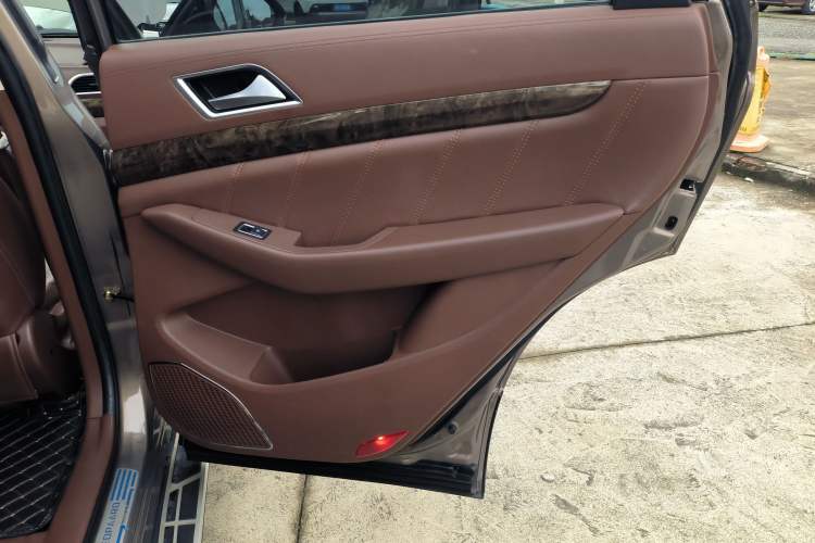 Used Leopaard CS10 2017 2.0T Automatic Urban Version Interior 6
