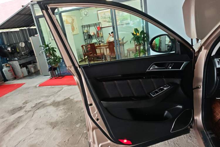 Used Leopaard CS10 2017 2.0T Automatic Luxury Edition Interior 7