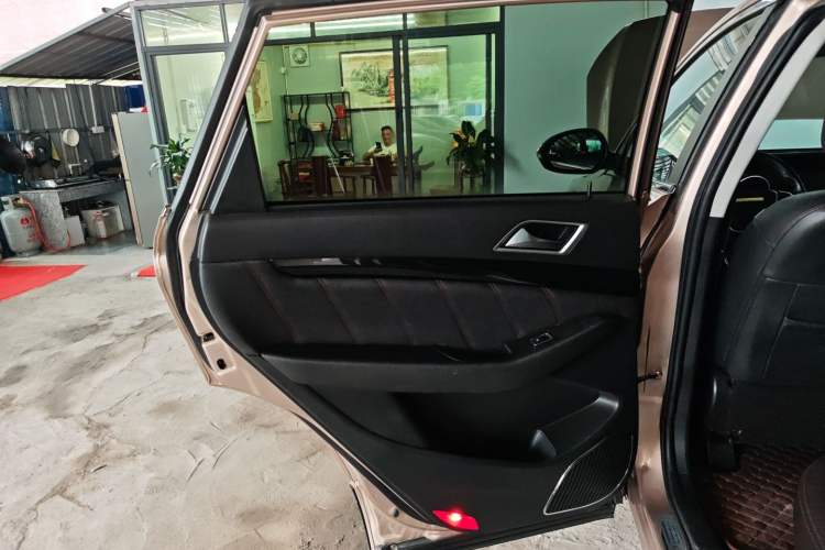 Used Leopaard CS10 2017 2.0T Automatic Luxury Edition Interior 8
