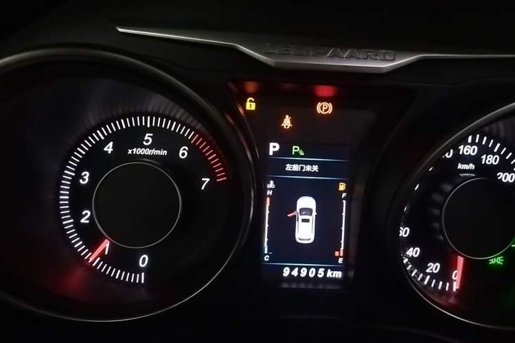 Used Leopaard CS10 2017 2.0T Automatic Luxury Edition Odometer Close Up