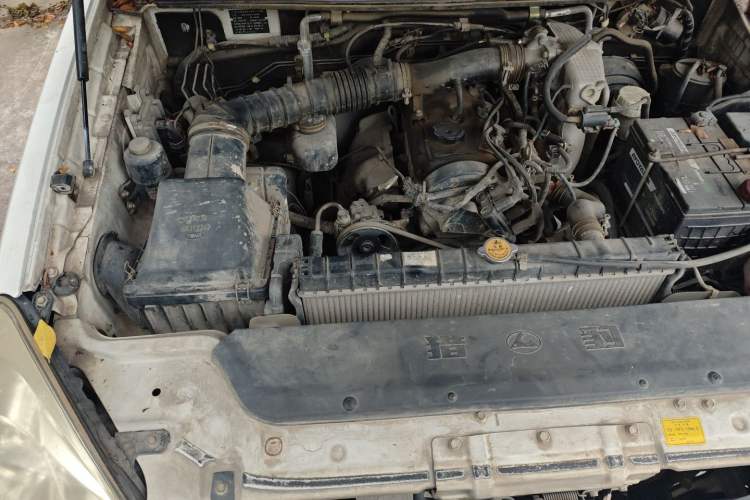 Used Leopaard CS6 2011 2.4L 4x4 Gasoline Luxury Version Engine Bay Right