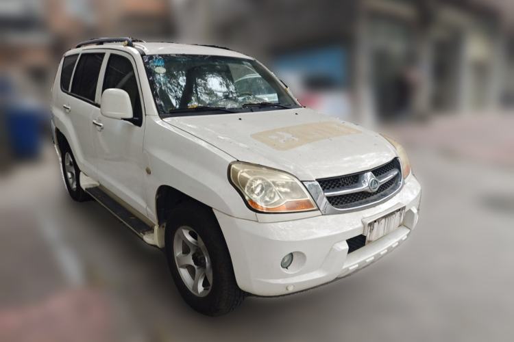 Used Leopaard CS6 2011 2.4L 4x4 Gasoline Luxury Version Front Right 45 Deg