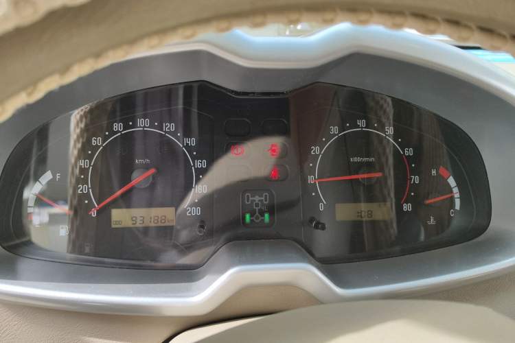Used Leopaard CS6 2011 2.4L 4x4 Gasoline Comfort Edition Instrument Cluster