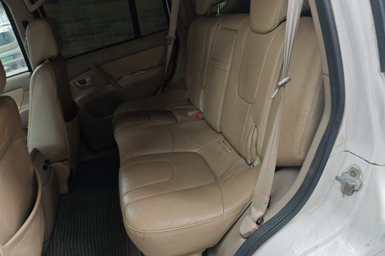 Used Leopaard CS6 2011 2.4L 4x4 Gasoline Luxury Version Left Rear Seat