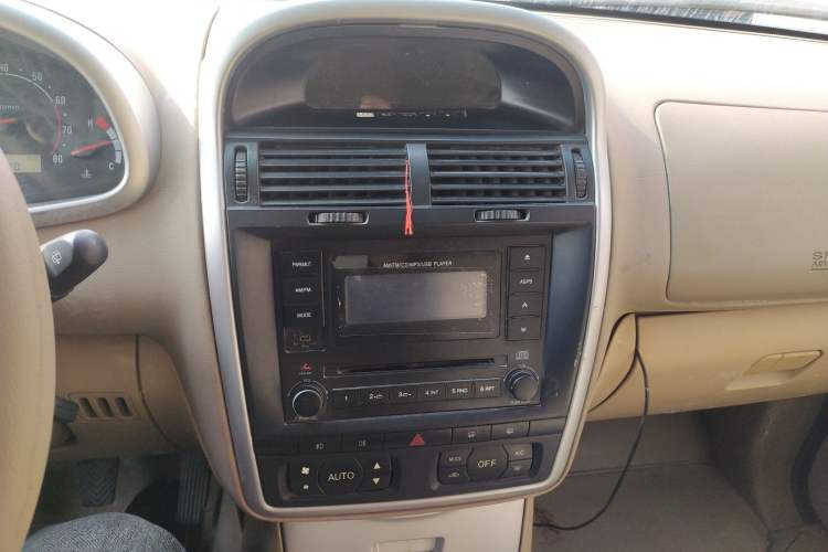 Used Leopaard CS6 2014 2.4L Two-Wheel Drive Comfort Version Audio And AC Panel