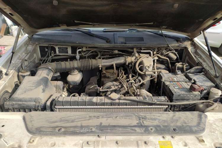 Used Leopaard CS6 2014 2.4L Two-Wheel Drive Comfort Version Engine Bay