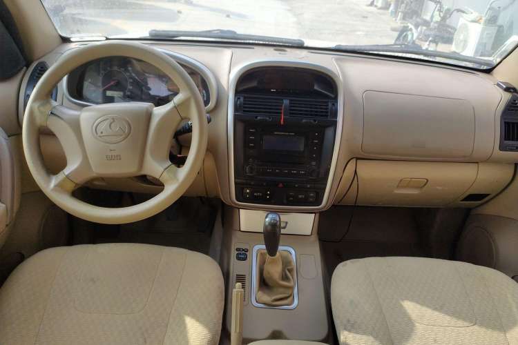 Used Leopaard CS6 2014 2.4L Two-Wheel Drive Comfort Version Interior 2