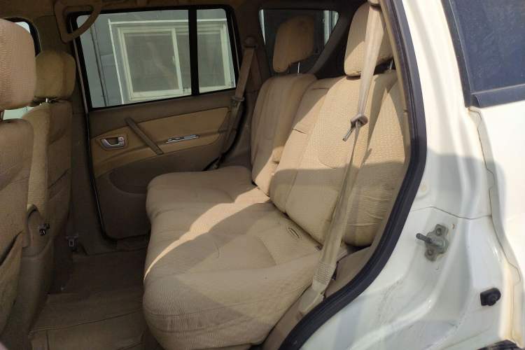 Used Leopaard CS6 2014 2.4L Two-Wheel Drive Comfort Version Interior 4