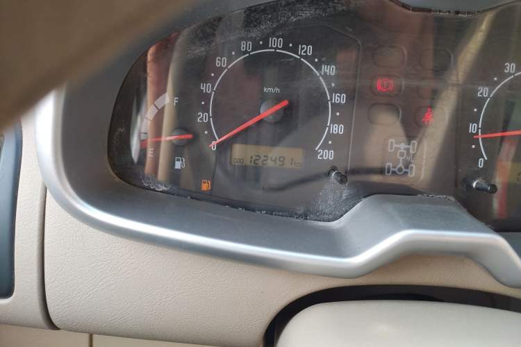 Used Leopaard CS6 2014 2.4L Two-Wheel Drive Comfort Version Odometer Close Up
