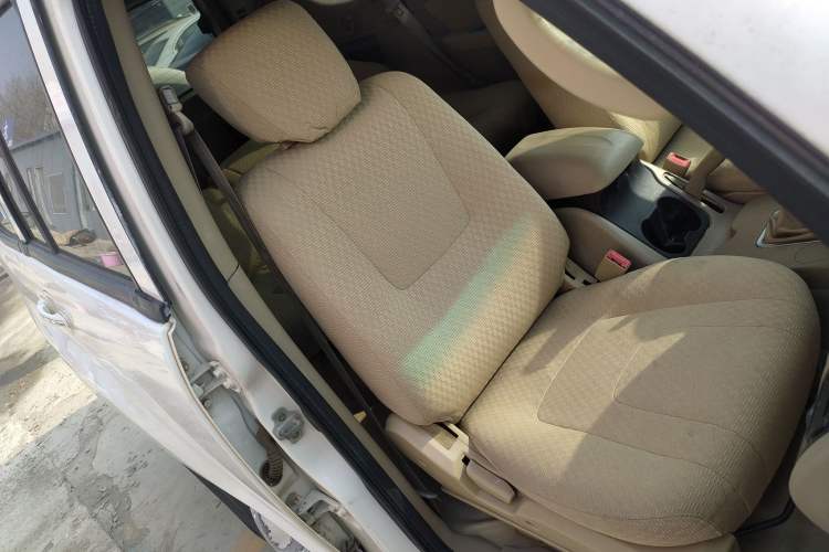 Used Leopaard CS6 2014 2.4L Two-Wheel Drive Comfort Version Right Front Seat