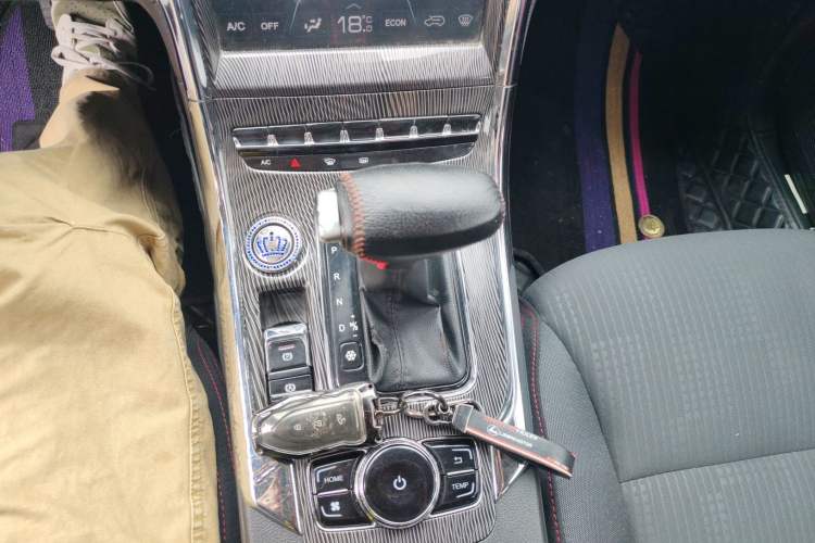 Used Leopaard CS9 2017 1.5L CVT Fashion Edition Gear Lever
