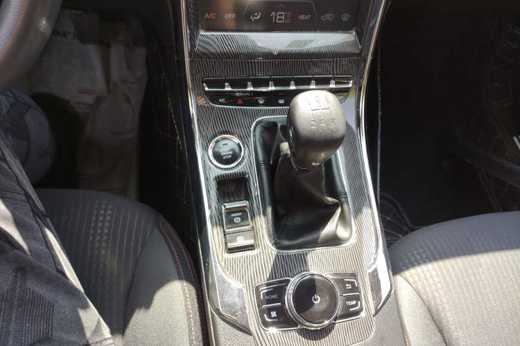 Used Leopaard CS9 2017 1.5L Manual Comfort Model Gear Lever