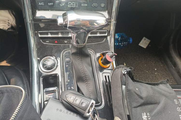 Used Leopaard CS9 2017 1.5L CVT Fashion Edition Gear Lever