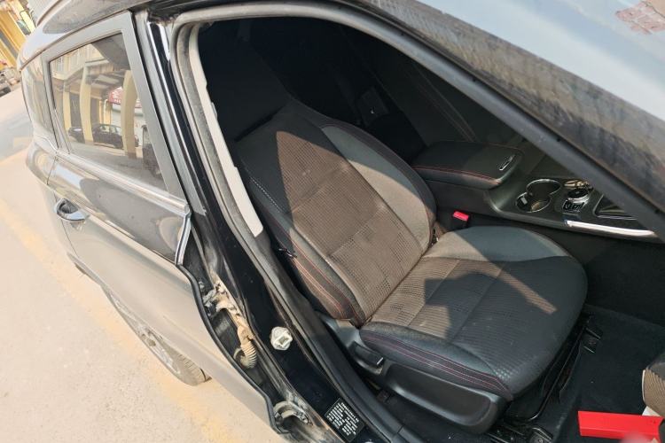Used Leopaard CS9 2017 1.5L CVT Comfort Model Right Front Seat
