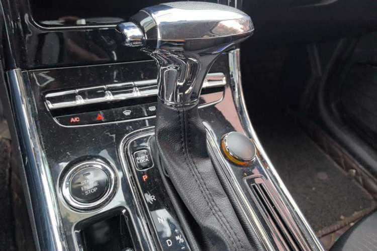 Used Leopaard CS9 2017 1.5L CVT Fashion Edition Gear Lever