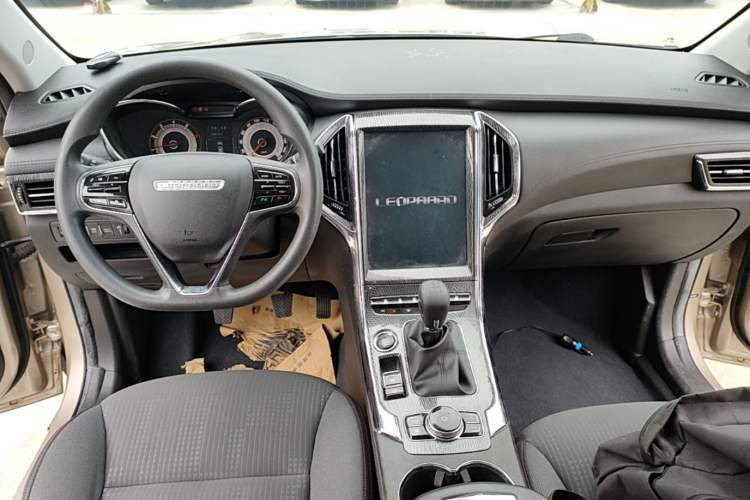 Used Leopaard CS9 2017 1.5L Manual Comfort Model Center Console