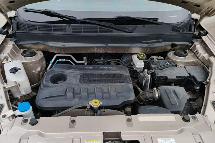 Used Leopaard CS9 2017 1.5L Manual Comfort Model Engine Bay
