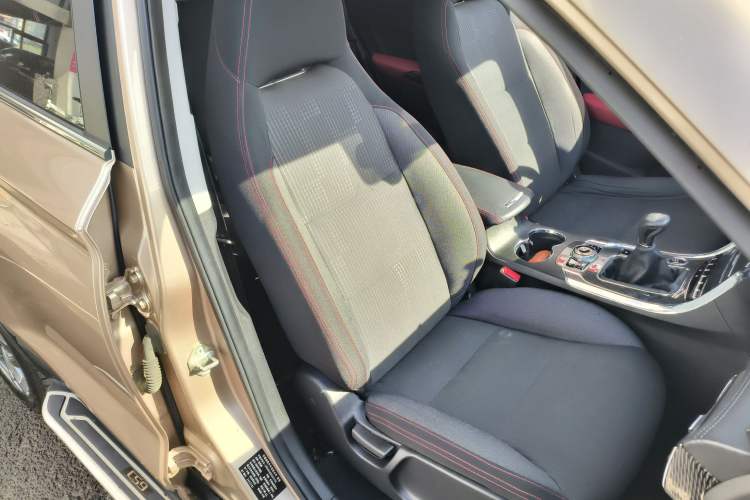 Used Leopaard CS9 2017 1.5L Manual Fashion Model Interior 2