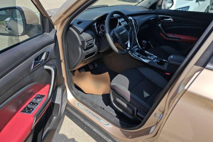 Used Leopaard CS9 2017 1.5L Manual Fashion Model Interior 2