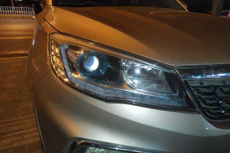 Used Leopaard CS9 2017 1.5L CVT Elite Model Right Front Headlight