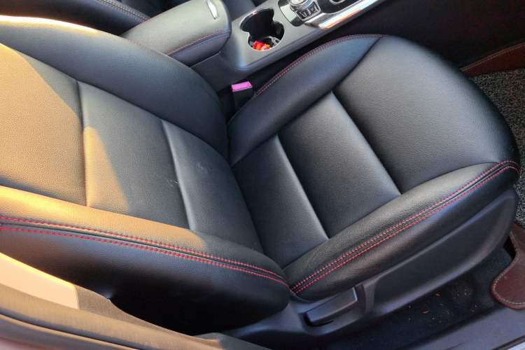 Used Leopaard CS9 2017 1.5L CVT Fashion Edition Right Front Seat
