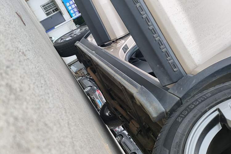 Used Leopaard CS9 2017 1.5L Manual Comfort Model Right Side Sill