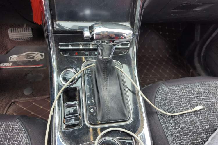 Used Leopaard CS9 2017 1.5L CVT Fashion Edition Gear Lever