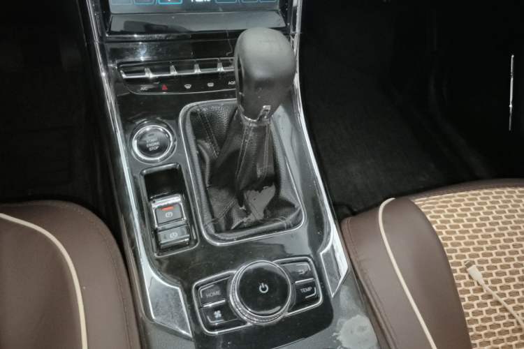 Used Leopaard CS9 2017 1.5L Manual Elite Model Gear Lever