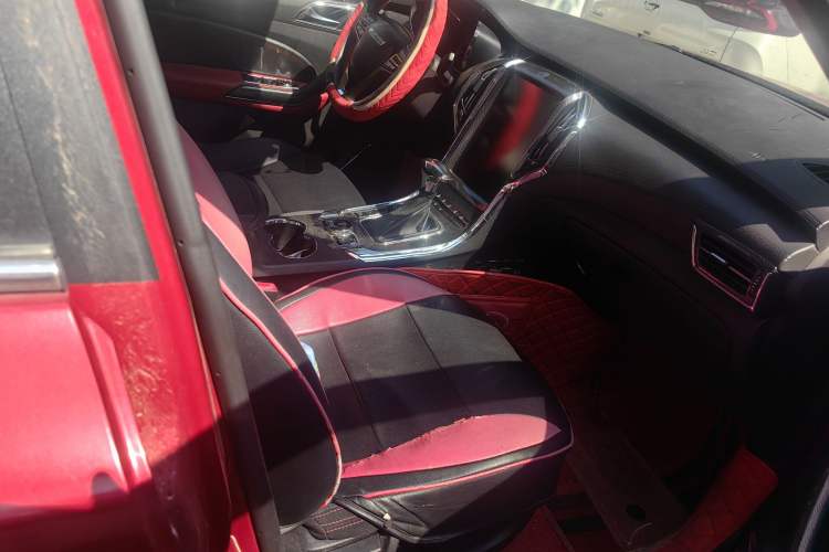 Used Leopaard CS9 2017 1.5L CVT Fashion Edition Interior 4