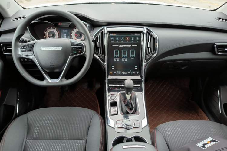 Used Leopaard CS9 2017 1.5L Manual Comfort Model Center Console