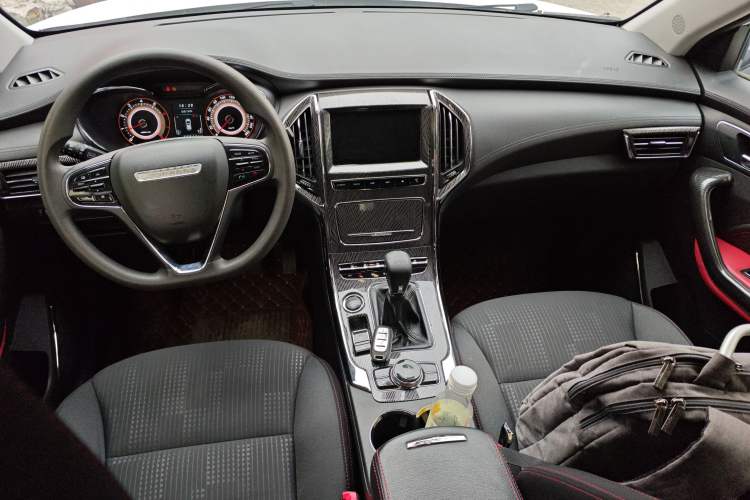 Used Leopaard CS9 2017 1.5L Manual Fashion Model Center Console