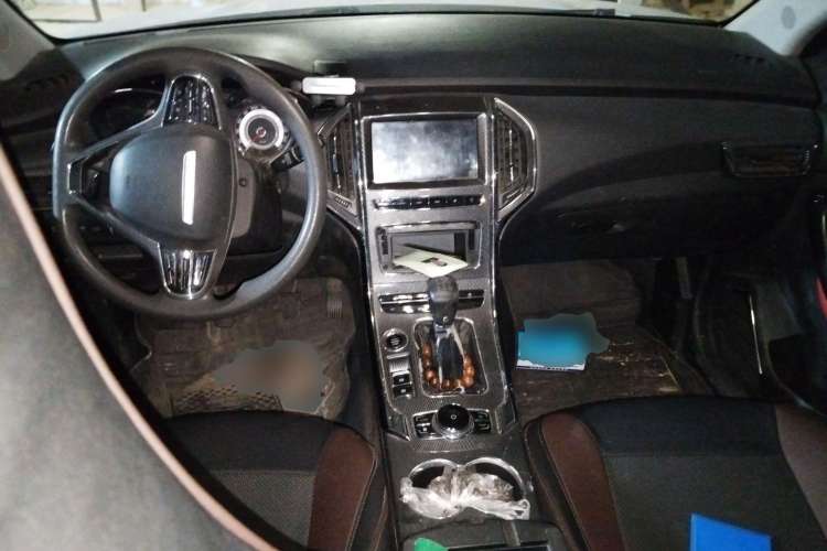 Used Leopaard CS9 2017 1.5L Manual Fashion Model Center Console