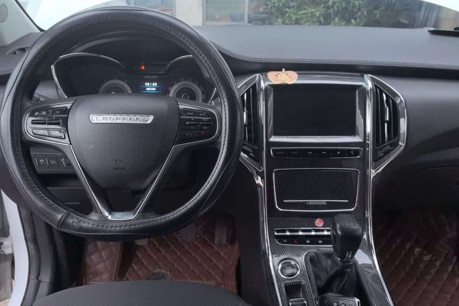 Used Leopaard CS9 2017 1.5L Manual Fashion Model Center Console
