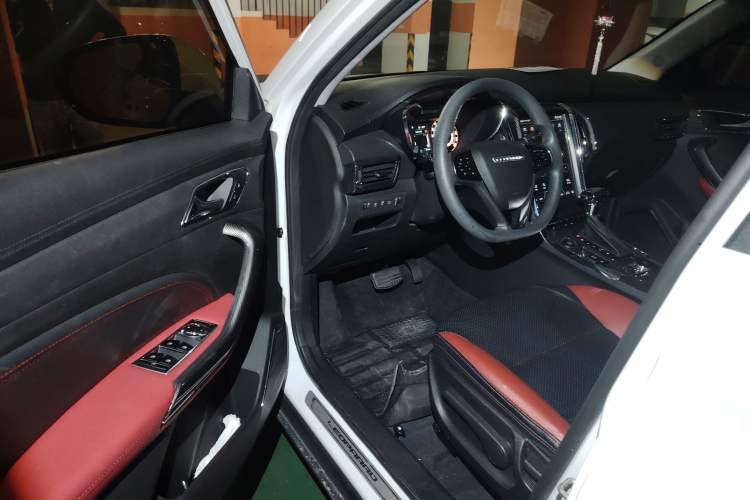 Used Leopaard CS9 2017 1.5L CVT Fashion Edition Driver Seat