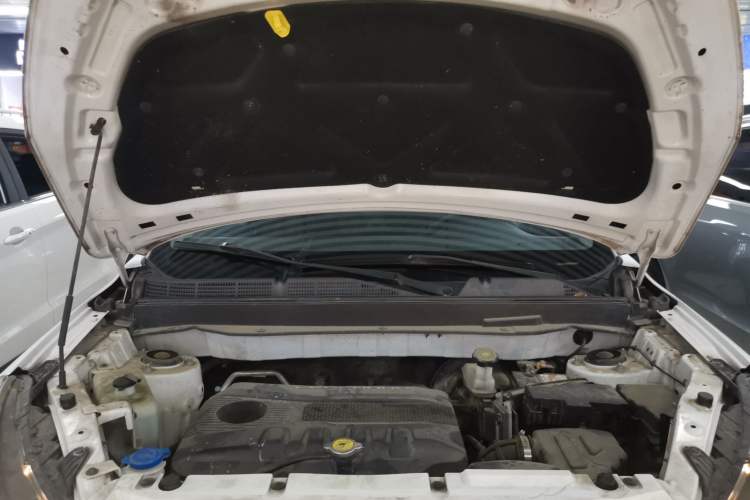 Used Leopaard CS9 2017 1.5L Manual Fashion Model Engine Bay