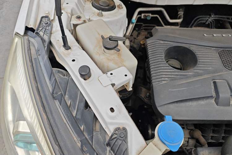 Used Leopaard CS9 2017 1.5L Manual Elite Model Engine Bay Right
