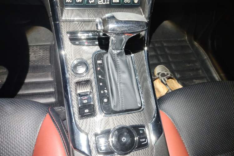 Used Leopaard CS9 2017 1.5L CVT Fashion Edition Gear Lever