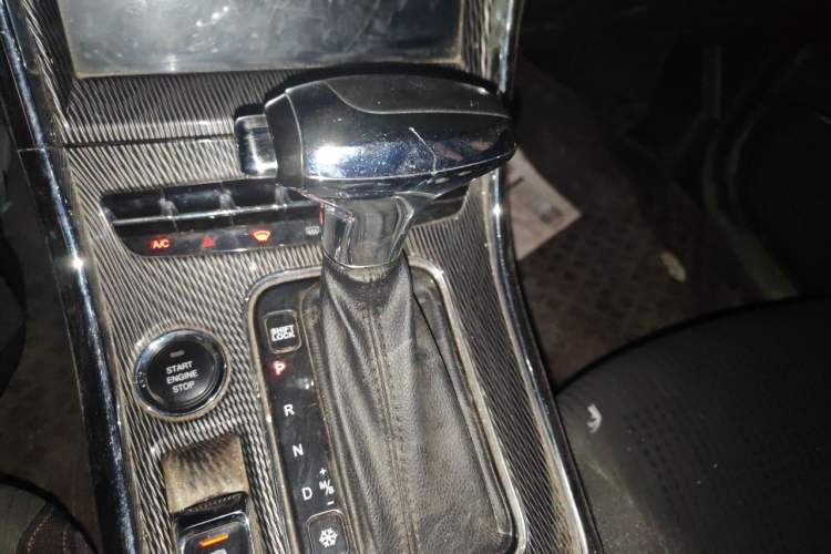 Used Leopaard CS9 2017 1.5L CVT Fashion Edition Gear Lever