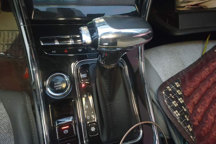 Used Leopaard CS9 2017 1.5L CVT Fashion Edition Gear Lever
