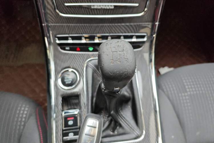 Used Leopaard CS9 2017 1.5L Manual Fashion Model Gear Lever