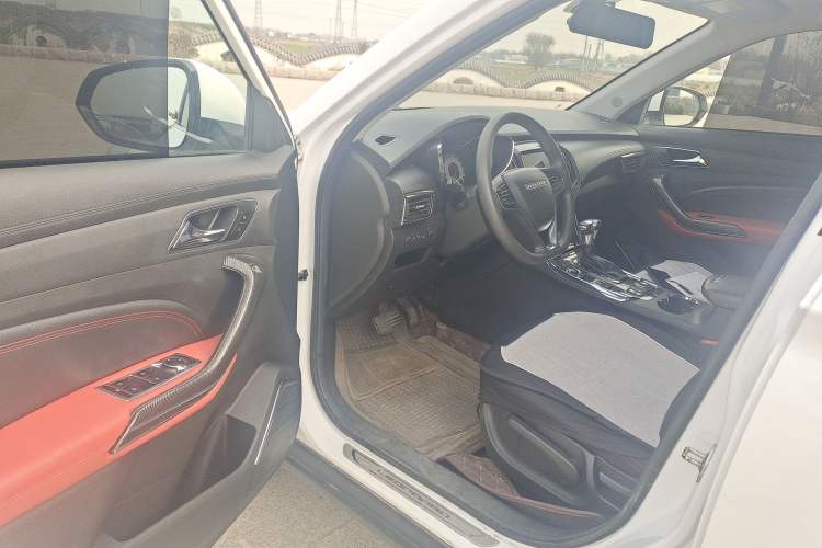 Used Leopaard CS9 2017 1.5L CVT Fashion Edition Interior 2